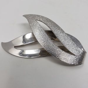 Sarah Coventry wave pin